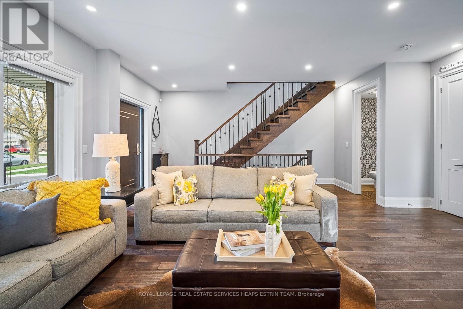 












7 FOREST PATH COURT

,
Toronto,




Ontario
M9V1L4

