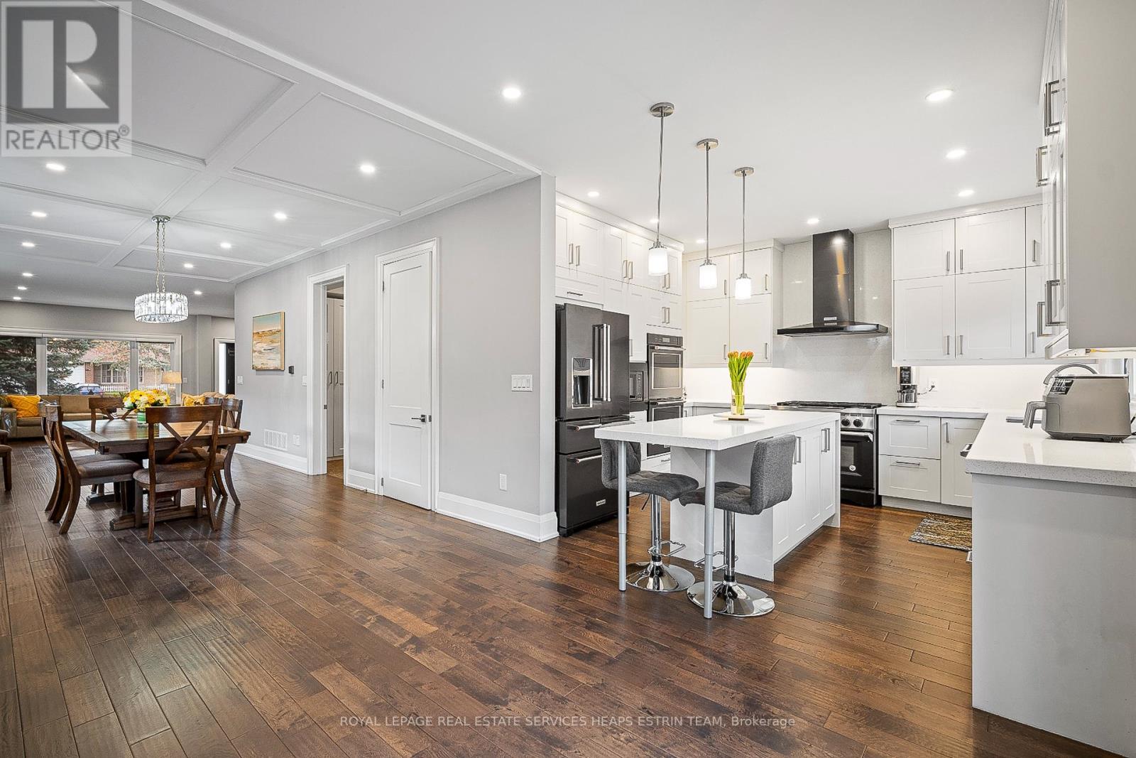 












7 FOREST PATH COURT

,
Toronto,




Ontario
M9V1L4

