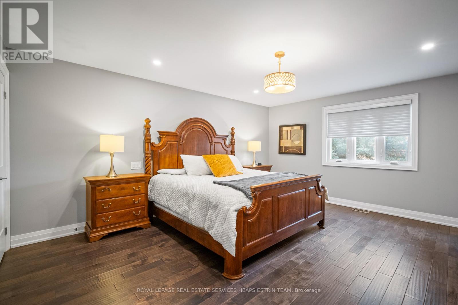 












7 FOREST PATH COURT

,
Toronto,




Ontario
M9V1L4

