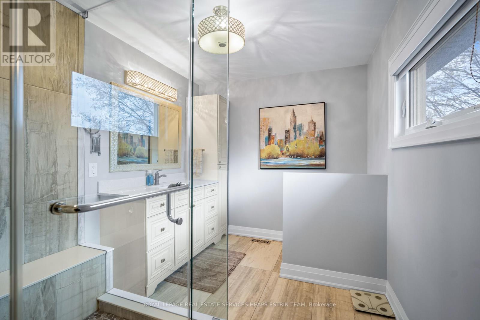 












7 FOREST PATH COURT

,
Toronto,




Ontario
M9V1L4

