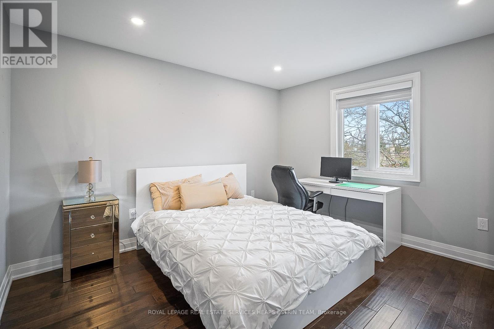 












7 FOREST PATH COURT

,
Toronto,




Ontario
M9V1L4

