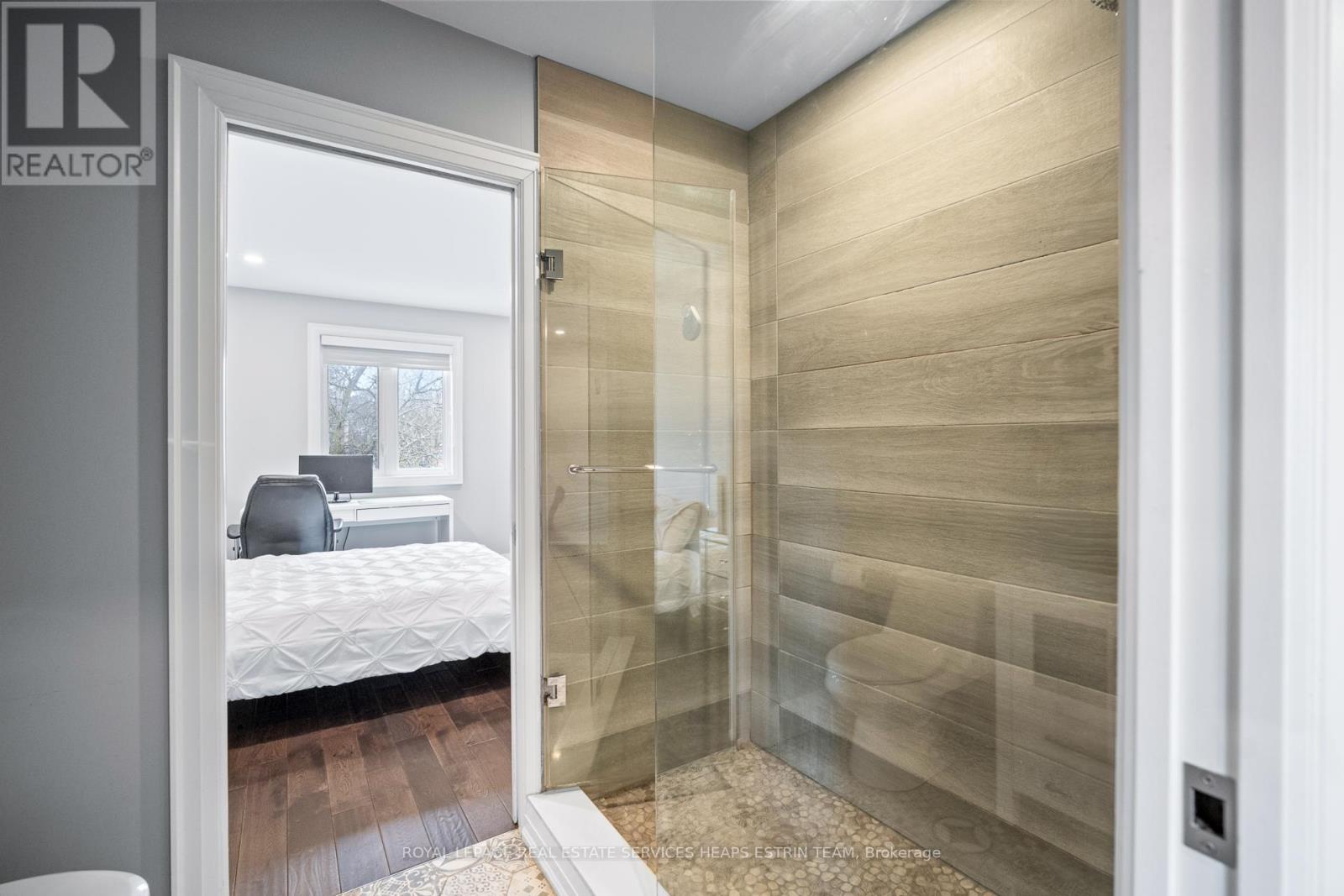 












7 FOREST PATH COURT

,
Toronto,




Ontario
M9V1L4


