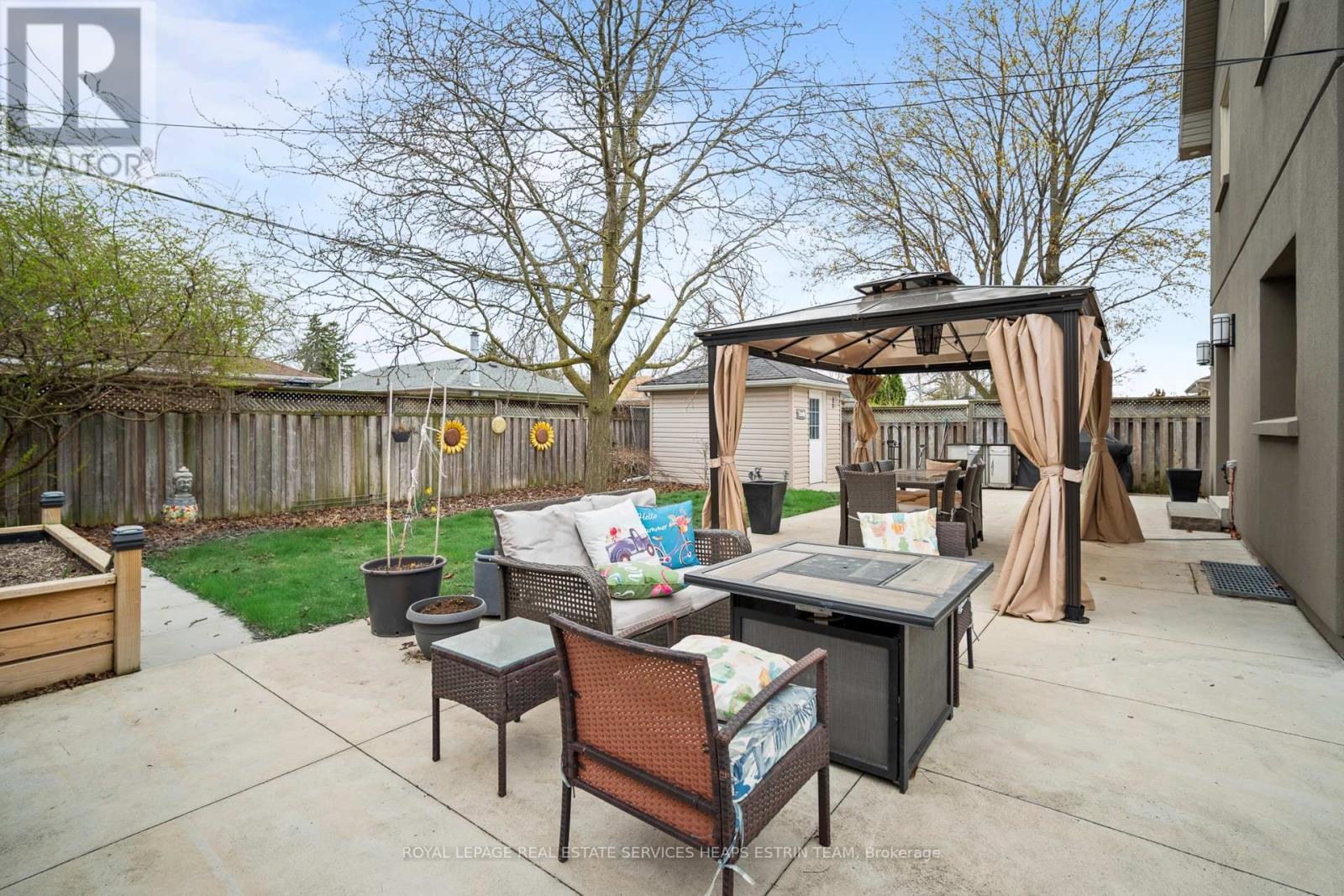 












7 FOREST PATH COURT

,
Toronto,




Ontario
M9V1L4

