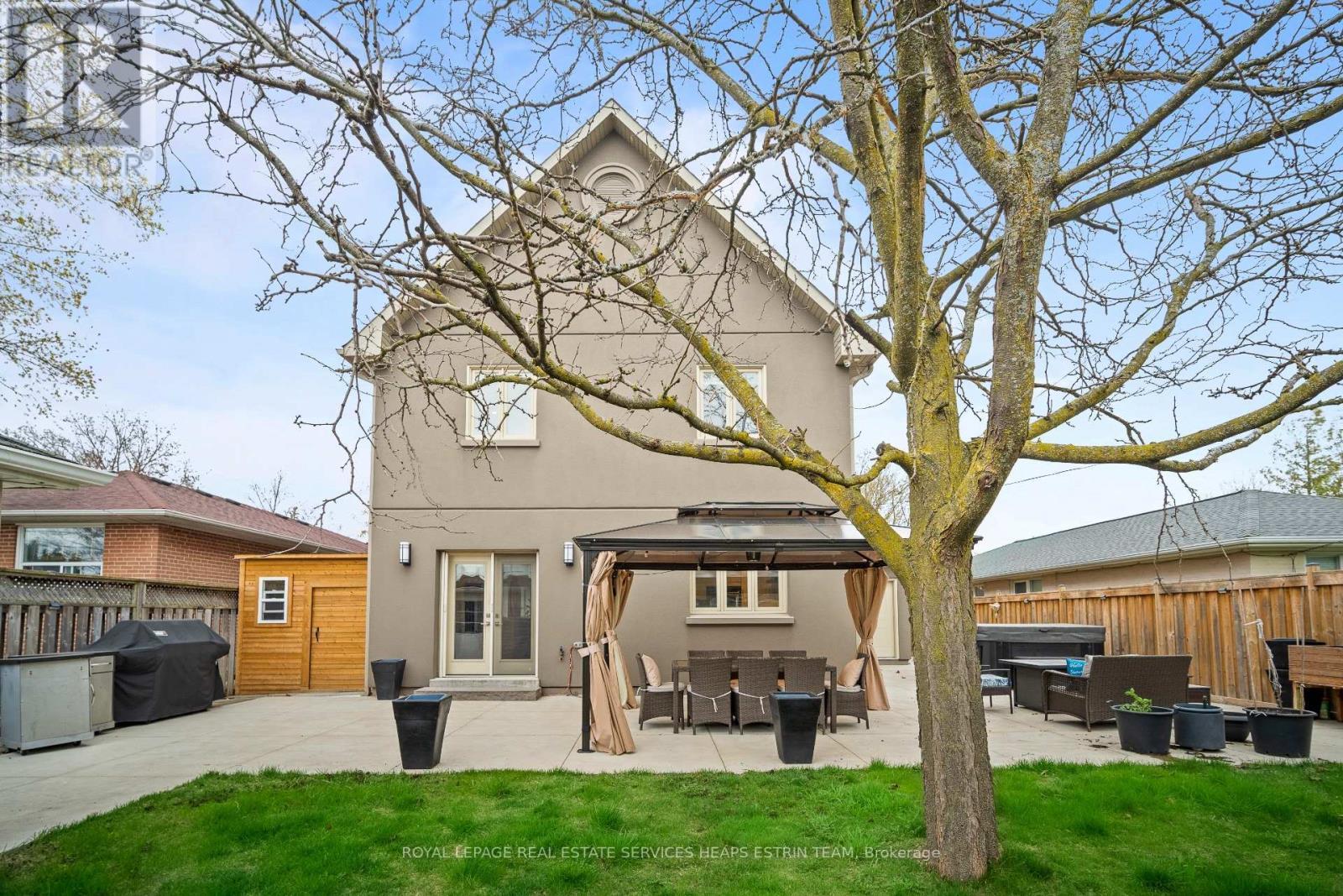 












7 FOREST PATH COURT

,
Toronto,




Ontario
M9V1L4

