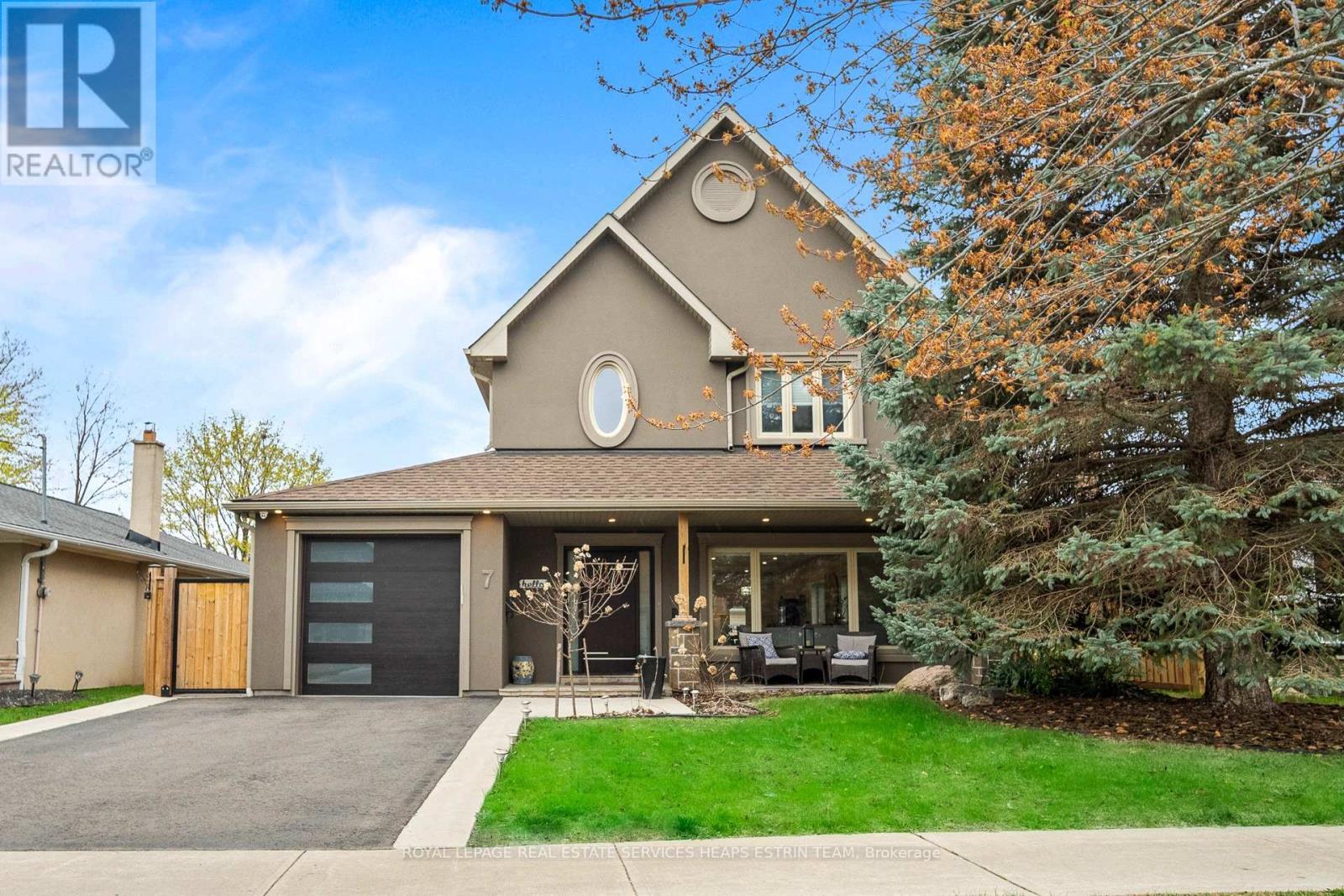 












7 FOREST PATH COURT

,
Toronto,




Ontario
M9V1L4

