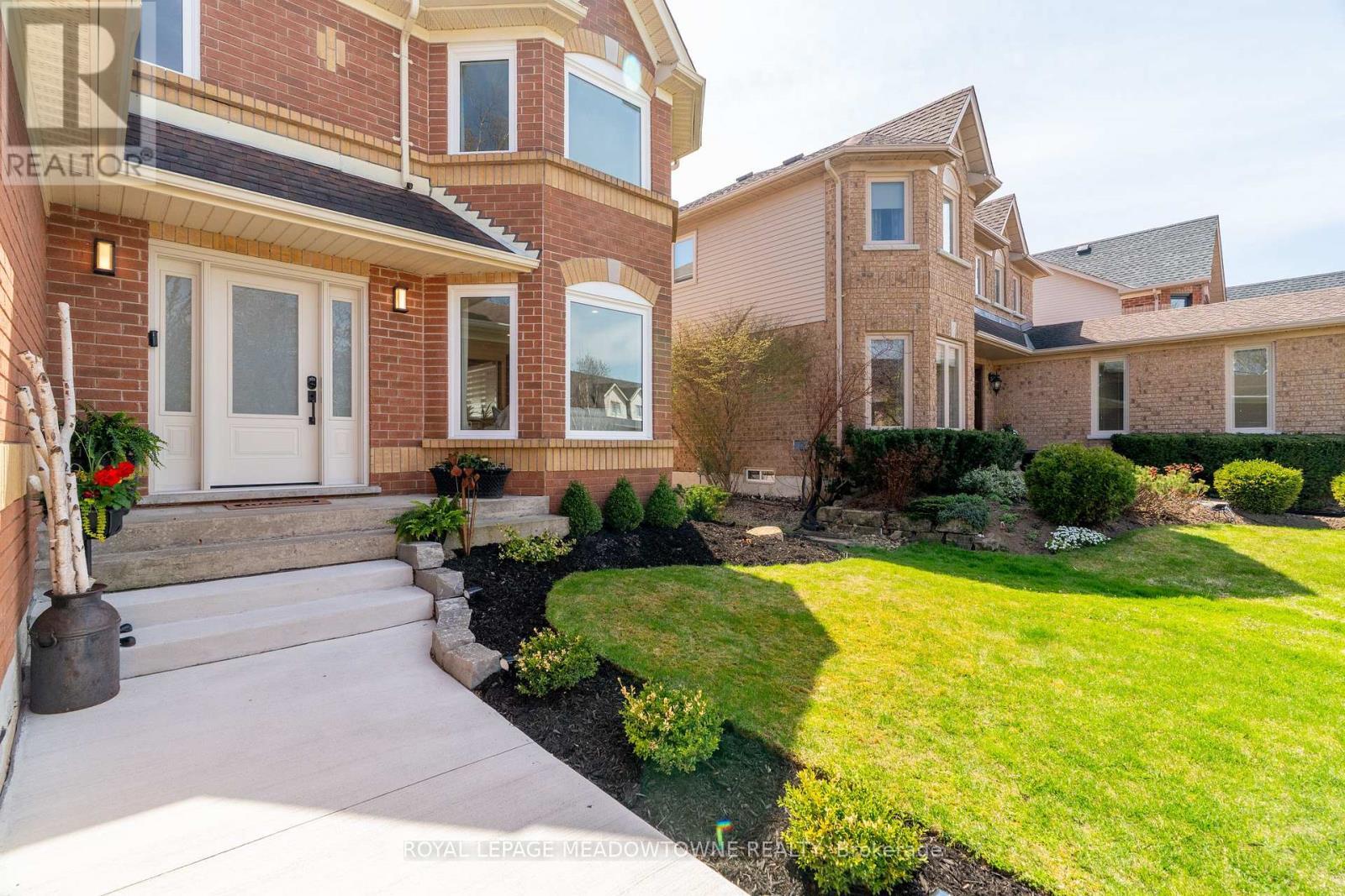 












55 FORESTVIEW DRIVE

,
Cambridge,




Ontario
N1T1V1

