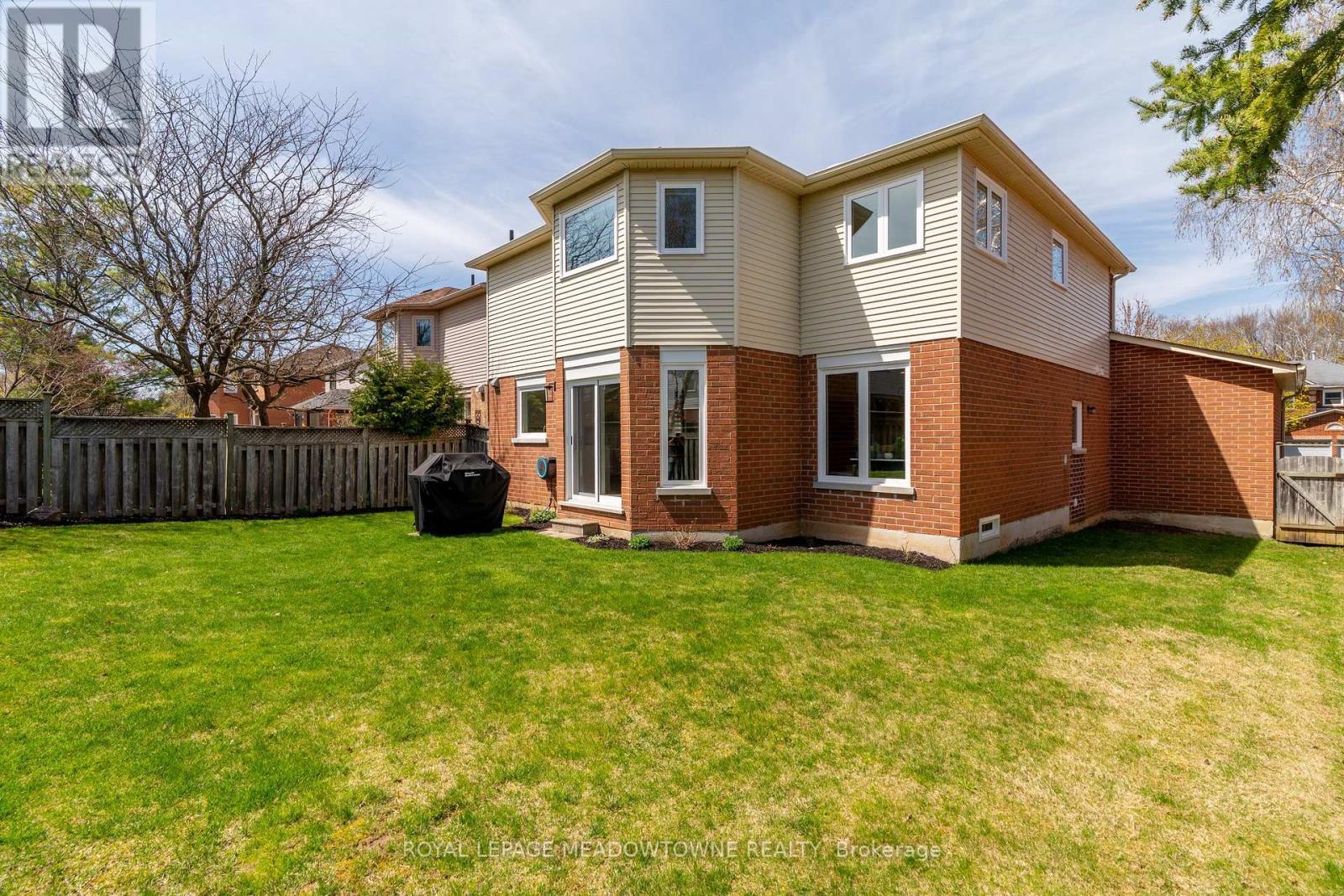 












55 FORESTVIEW DRIVE

,
Cambridge,




Ontario
N1T1V1

