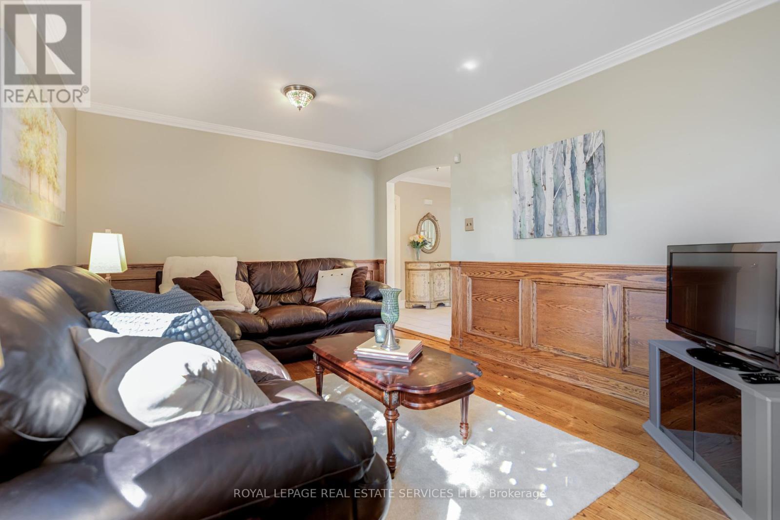 












716 CAMERON COURT

,
Mississauga,




Ontario
L5C3B9

