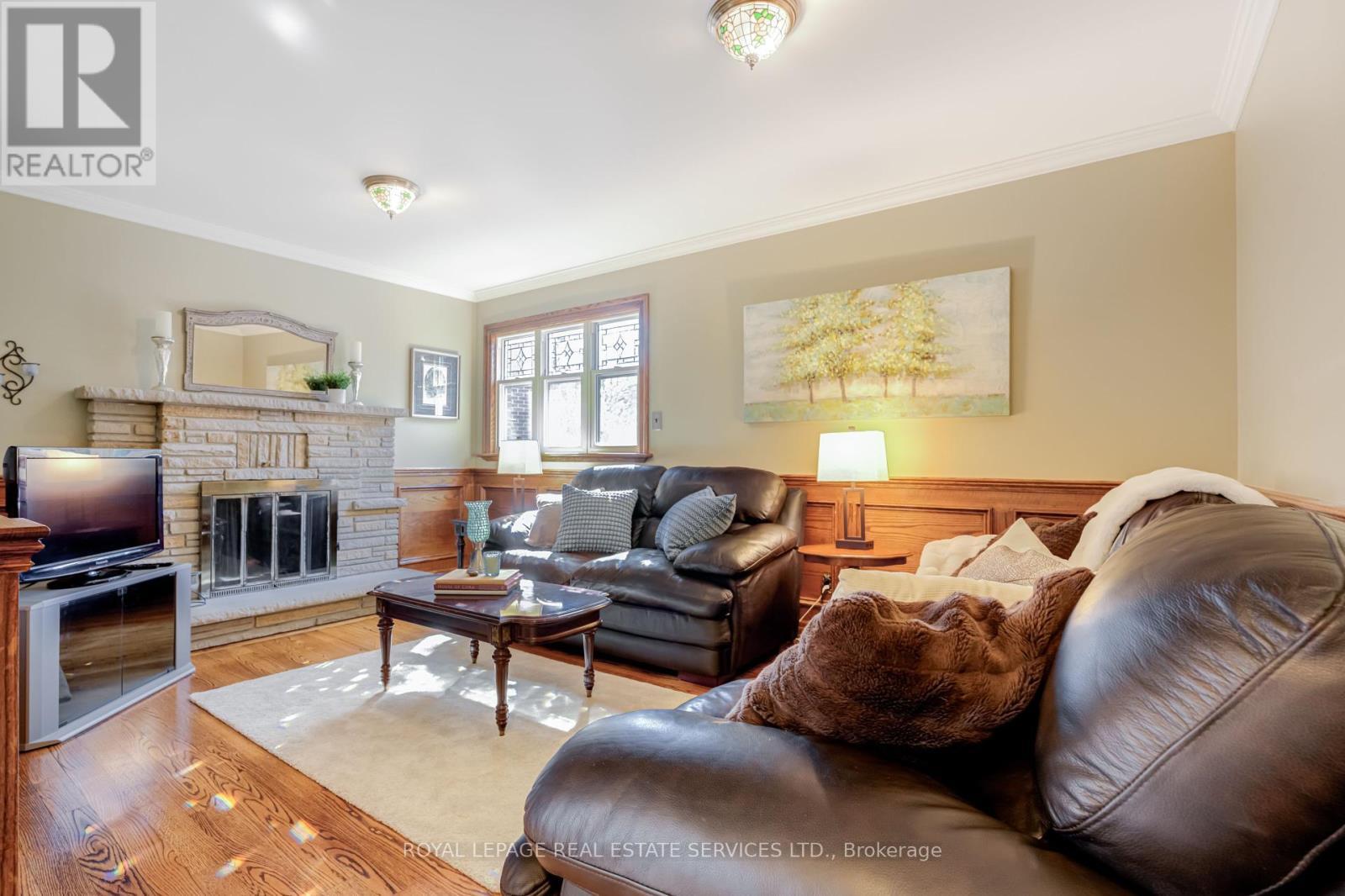 












716 CAMERON COURT

,
Mississauga,




Ontario
L5C3B9

