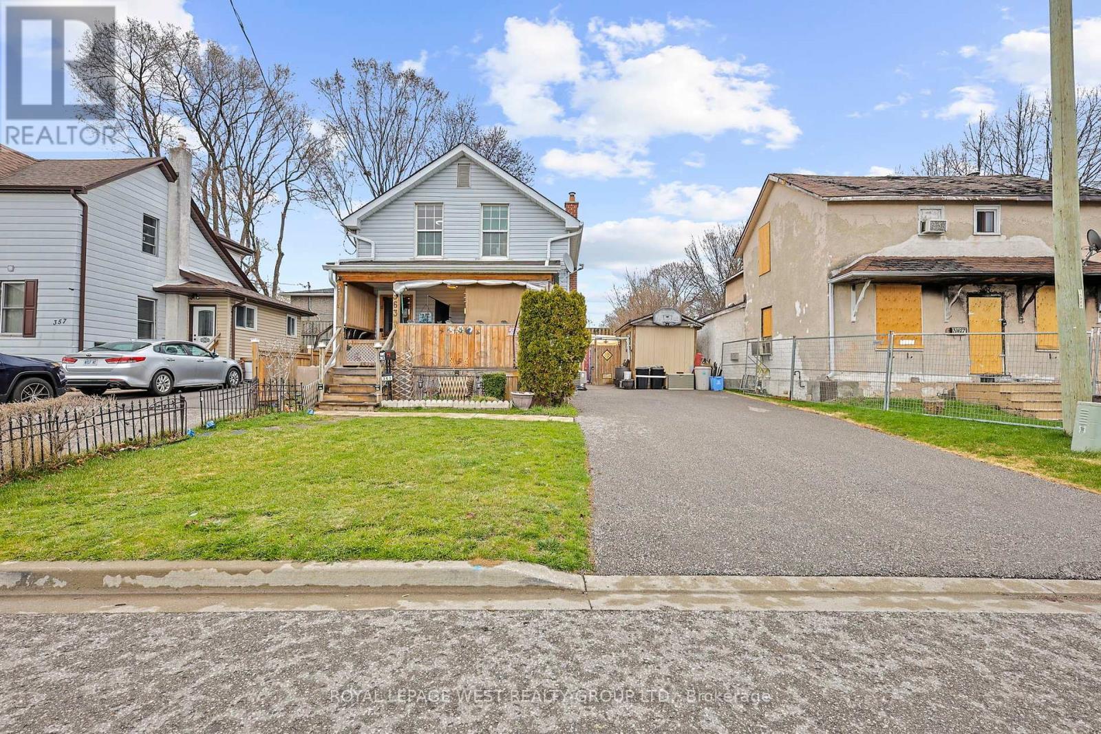 












363 CENTRE STREET S

,
Oshawa,




Ontario
L1H4B6

