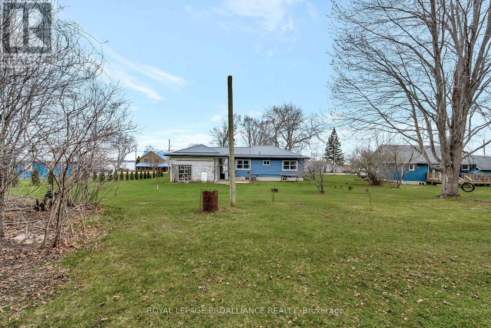 












94 MAIN STREET

,
Prince Edward County (Wellington Ward),




Ontario
K0K3L0


