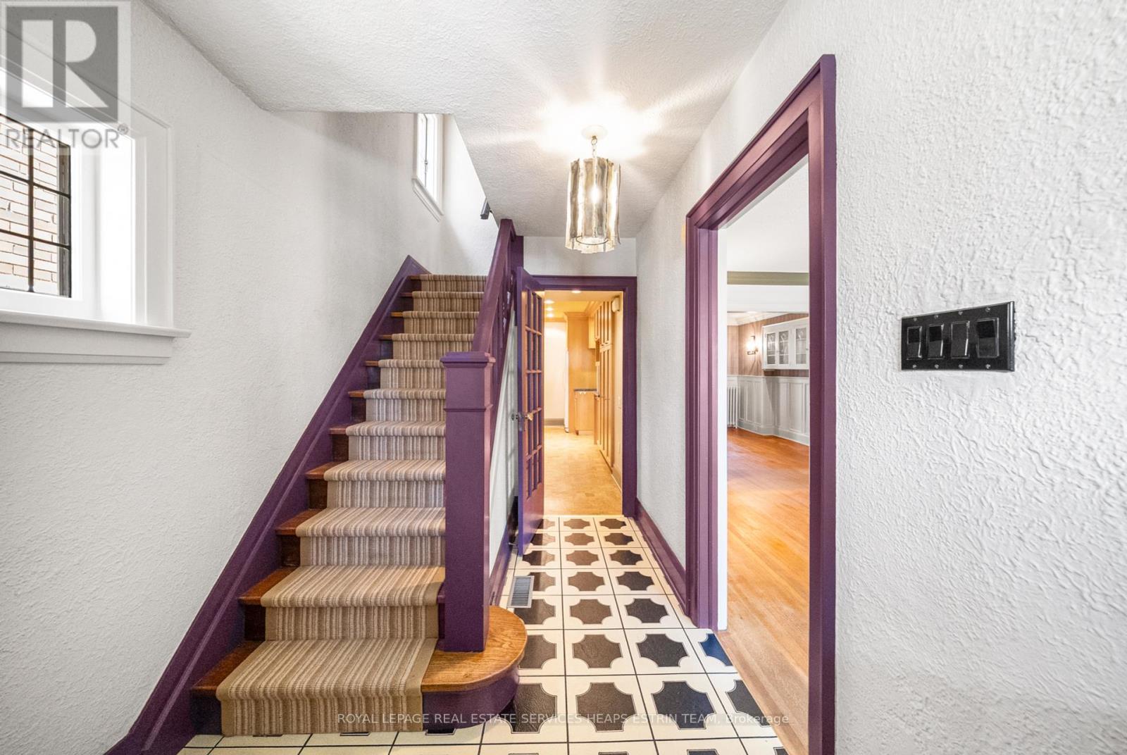












483 ST CLEMENTS AVENUE

,
Toronto,




Ontario
M5N1M3

