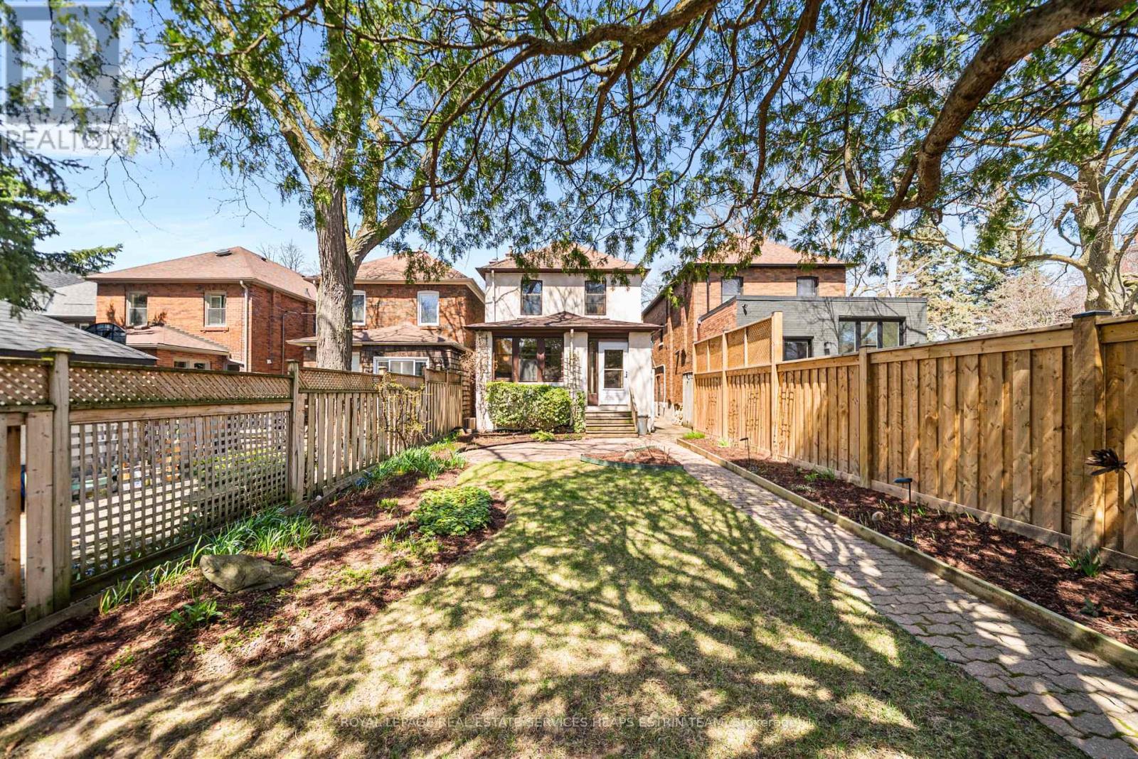 












483 ST CLEMENTS AVENUE

,
Toronto,




Ontario
M5N1M3

