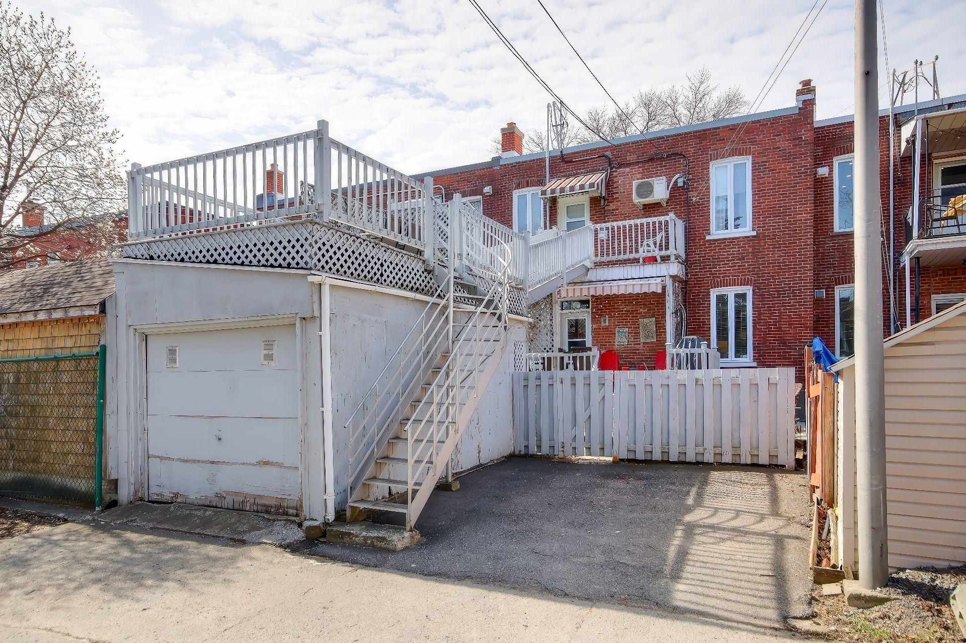 









5439

 - 5441


16e Avenue

,
Montréal (Rosemont/La Petite-Patrie),




QC
H1X2S4

