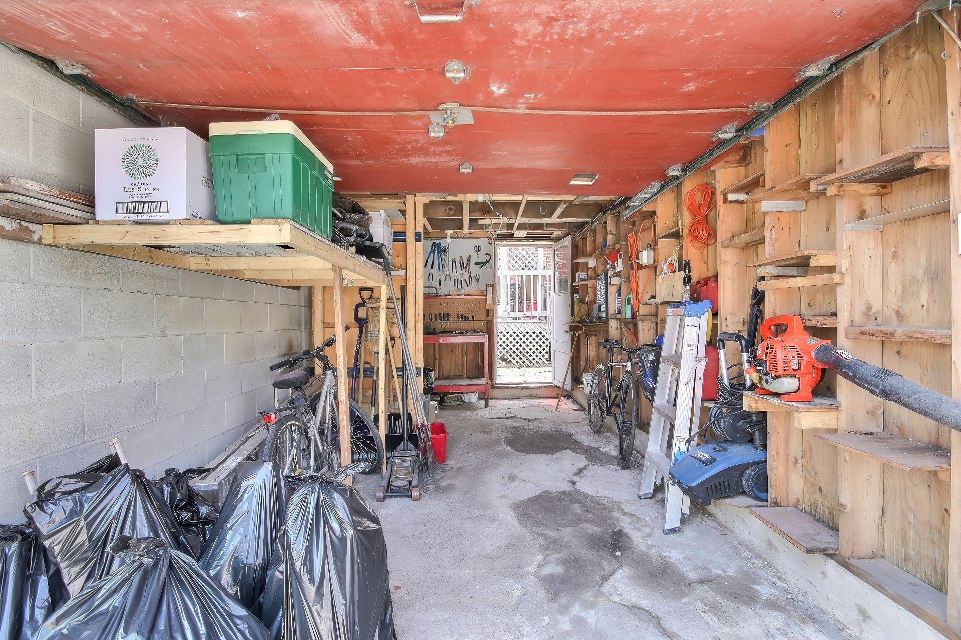 









5439

 - 5441


16e Avenue

,
Montréal (Rosemont/La Petite-Patrie),




QC
H1X2S4

