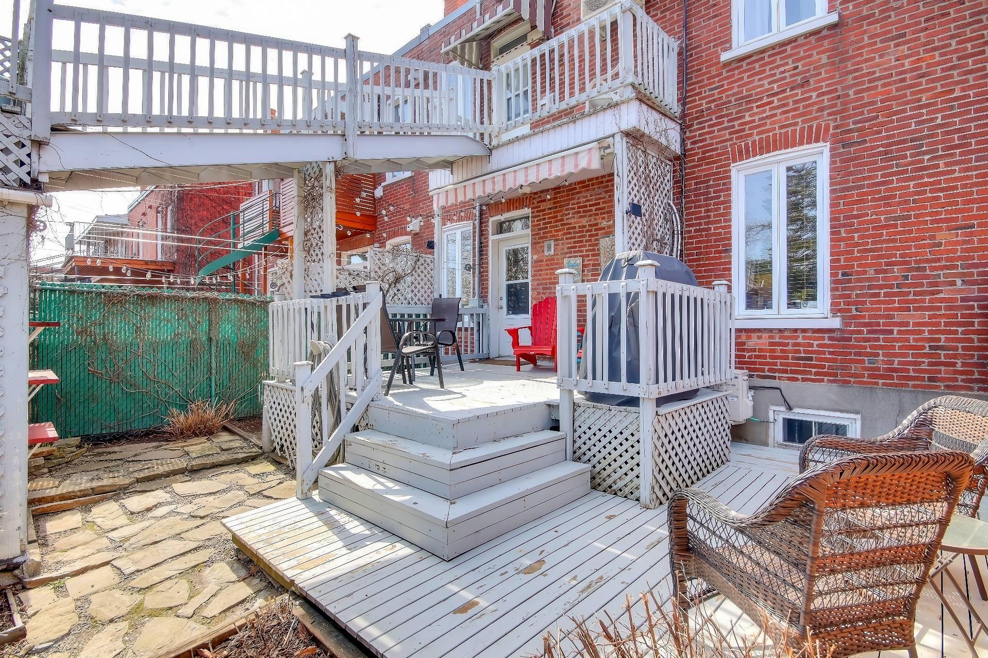 









5439

 - 5441


16e Avenue

,
Montréal (Rosemont/La Petite-Patrie),




QC
H1X2S4

