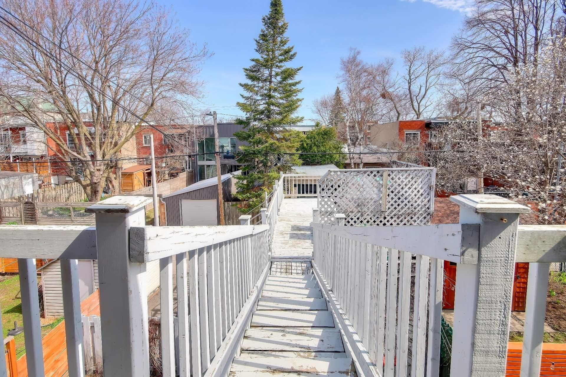 









5439

 - 5441


16e Avenue

,
Montréal (Rosemont/La Petite-Patrie),




QC
H1X2S4

