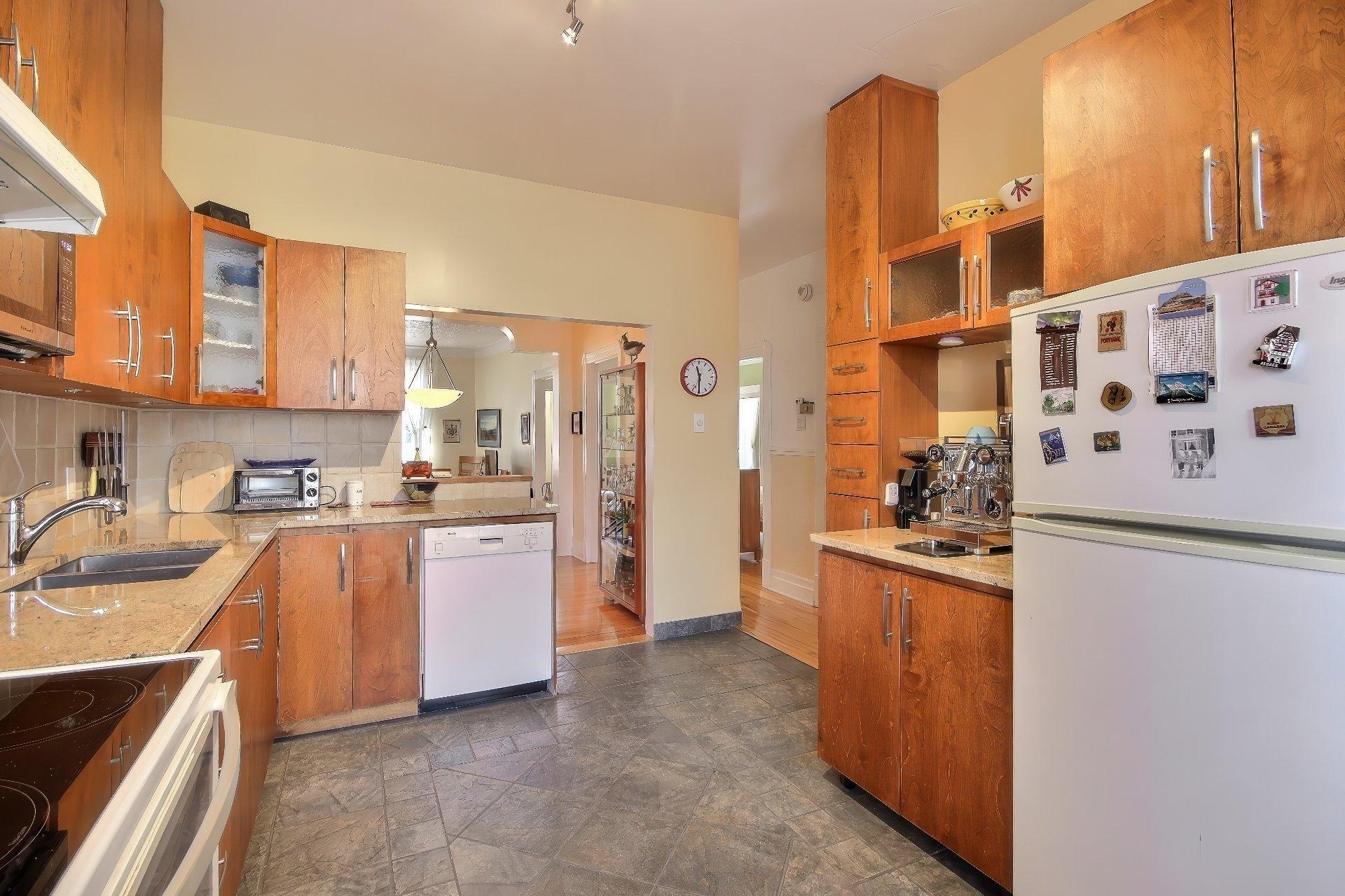 









5439

 - 5441


16e Avenue

,
Montréal (Rosemont/La Petite-Patrie),




QC
H1X2S4

