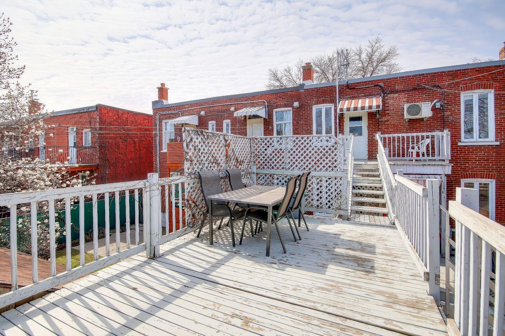 









5439

 - 5441


16e Avenue

,
Montréal (Rosemont/La Petite-Patrie),




QC
H1X2S4

