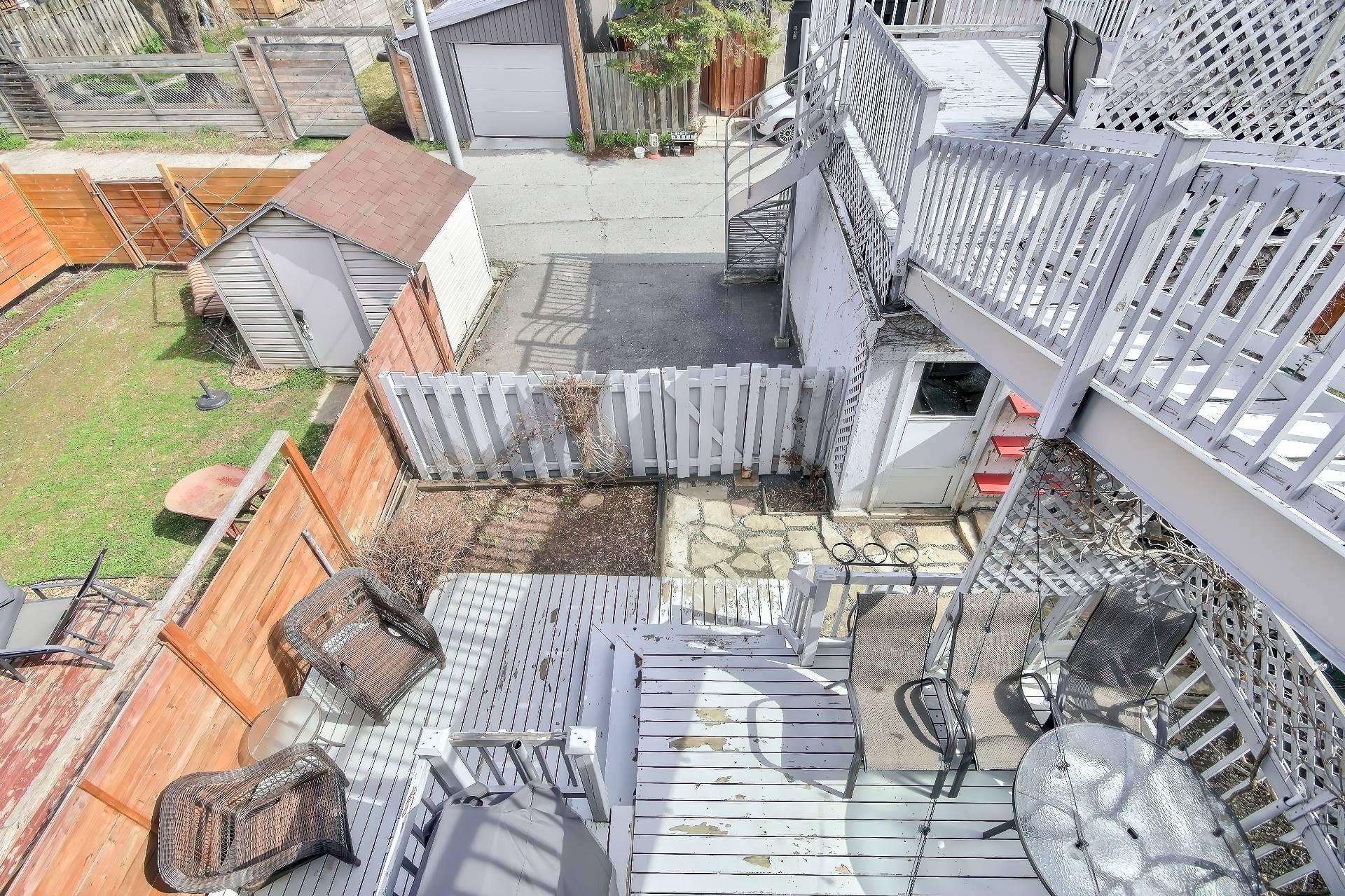









5439

 - 5441


16e Avenue

,
Montréal (Rosemont/La Petite-Patrie),




QC
H1X2S4

