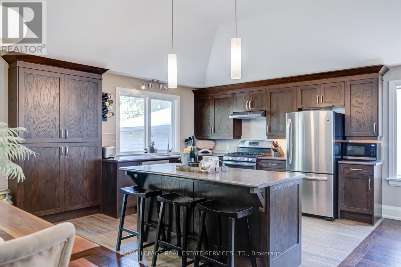 












194 SYLVAN AVENUE

,
Toronto,




Ontario
M1E1A3

