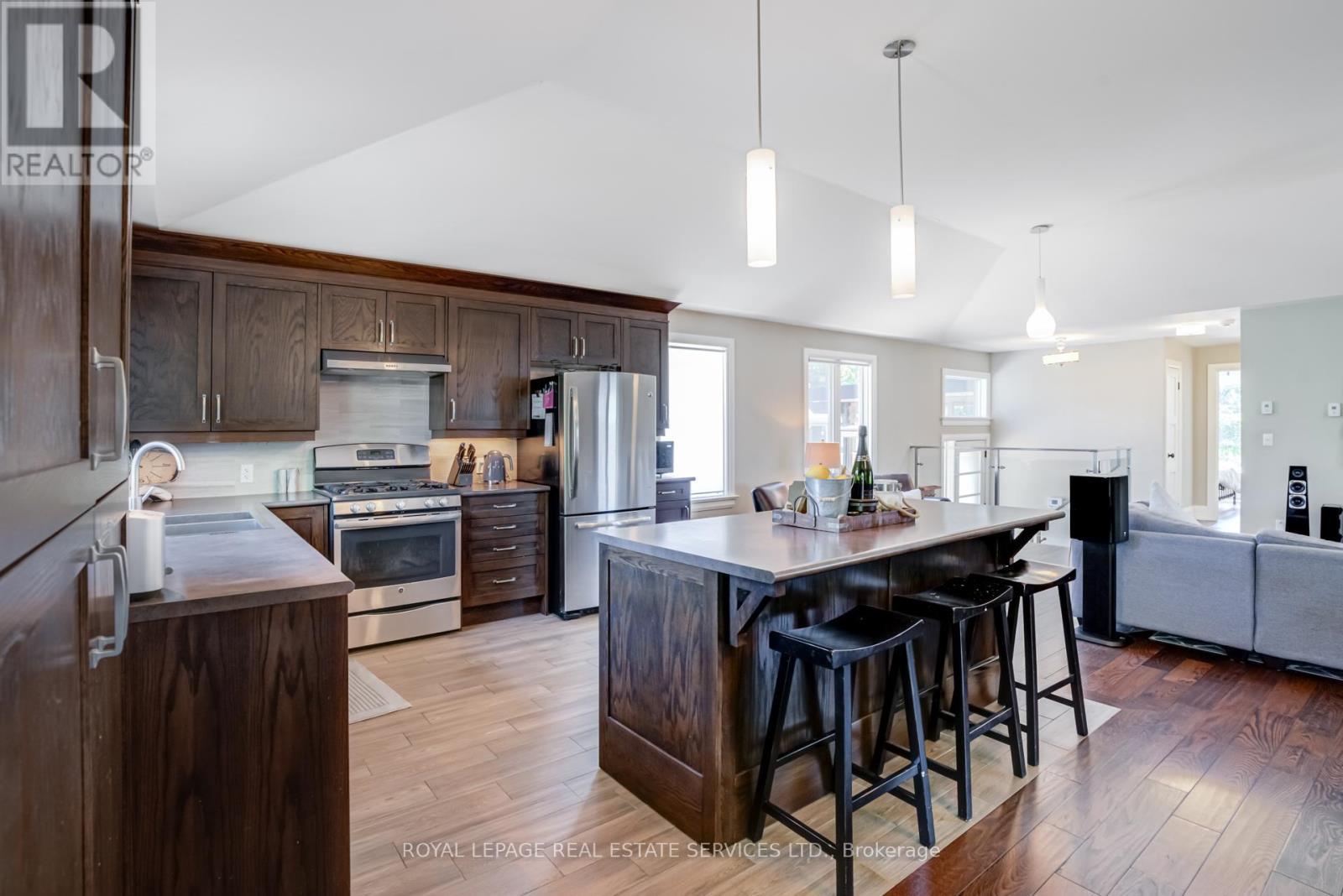 












194 SYLVAN AVENUE

,
Toronto,




Ontario
M1E1A3

