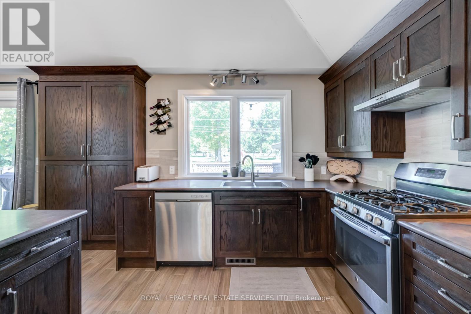 












194 SYLVAN AVENUE

,
Toronto,




Ontario
M1E1A3

