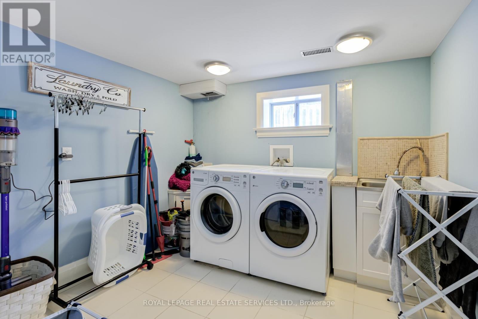 












194 SYLVAN AVENUE

,
Toronto,




Ontario
M1E1A3

