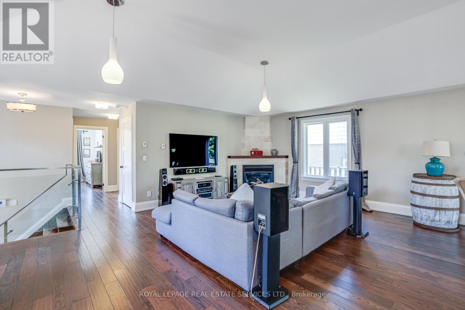 












194 SYLVAN AVENUE

,
Toronto,




Ontario
M1E1A3


