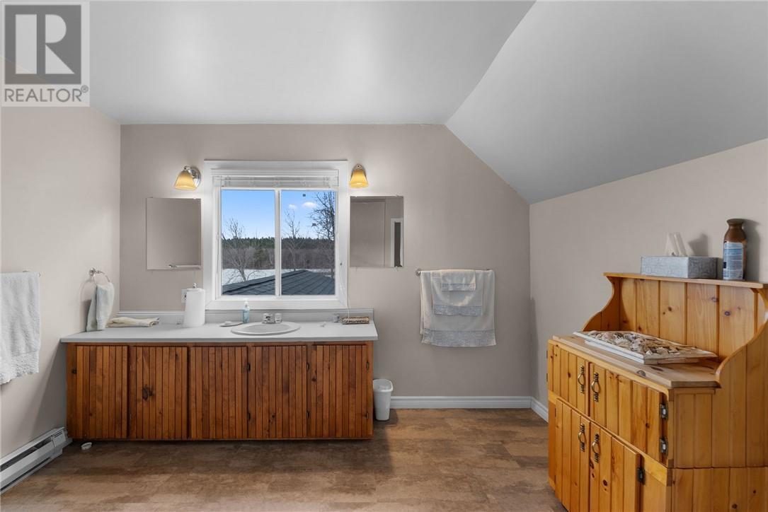












176 Kring Road

,
Spanish,




Ontario
P0P2E0

