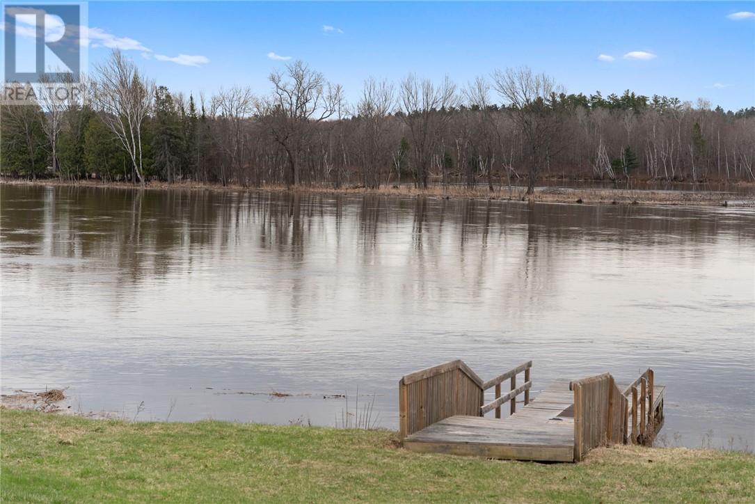 












176 Kring Road

,
Spanish,




Ontario
P0P2E0

