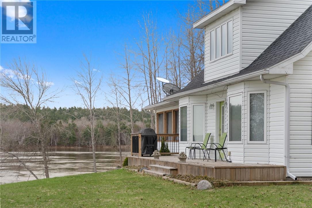 












176 Kring Road

,
Spanish,




Ontario
P0P2E0

