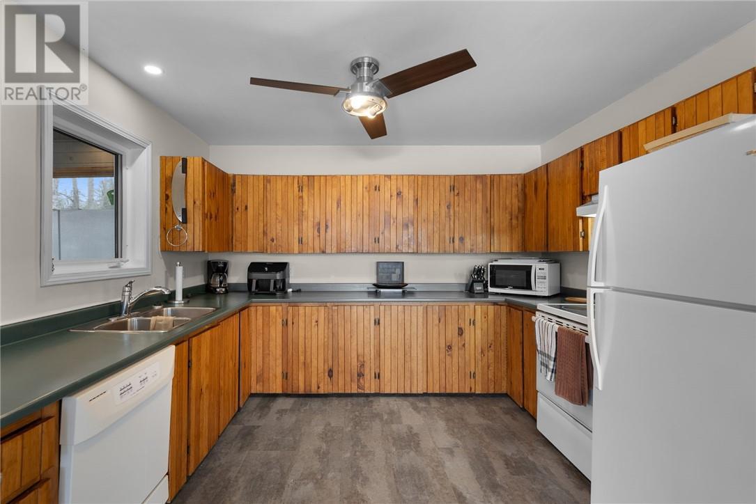 












176 Kring Road

,
Spanish,




Ontario
P0P2E0

