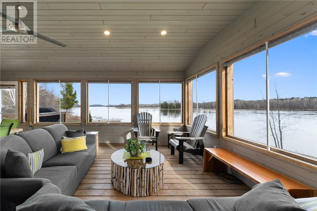 












176 Kring Road

,
Spanish,




Ontario
P0P2E0


