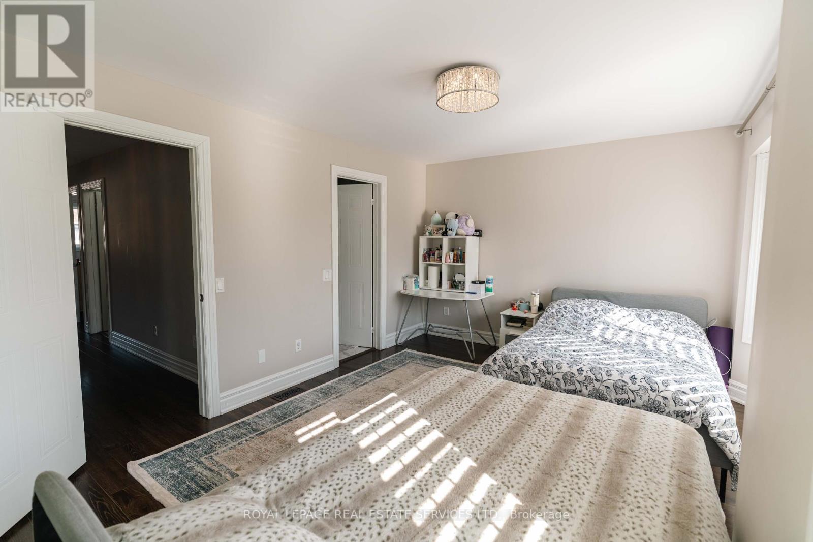 












5129 BOARDWALK DRIVE

,
Mississauga,




Ontario
L5R3X7

