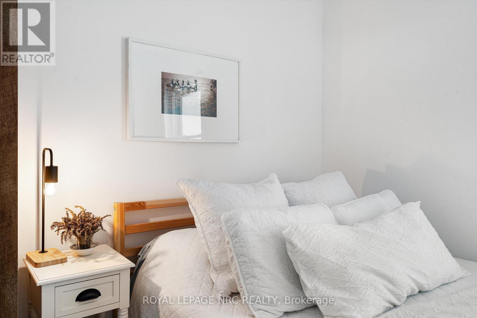 












37 LOCK STREET

,
St. Catharines (Port Dalhousie),




Ontario
L2N5B8

