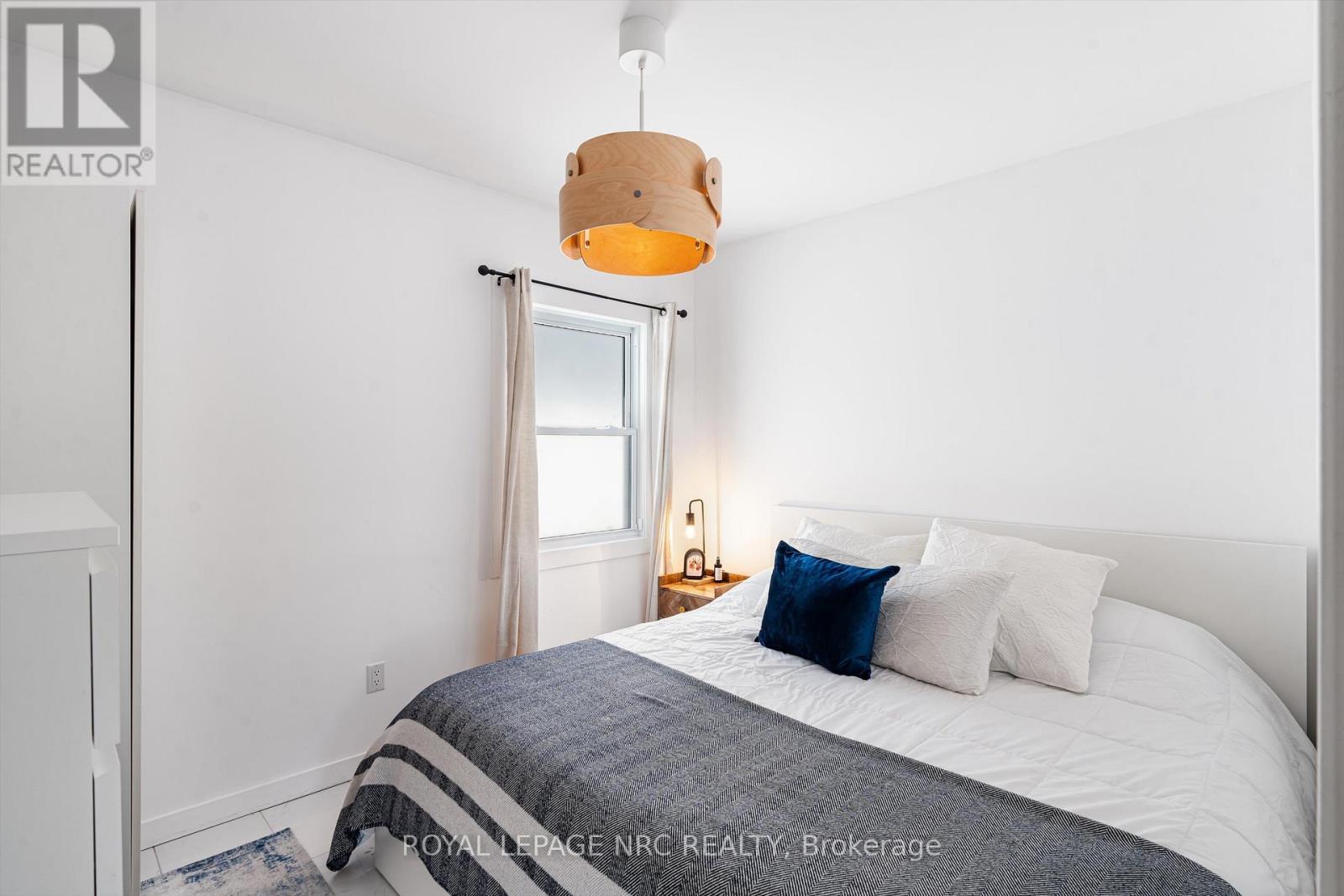 












37 LOCK STREET

,
St. Catharines (Port Dalhousie),




Ontario
L2N5B8

