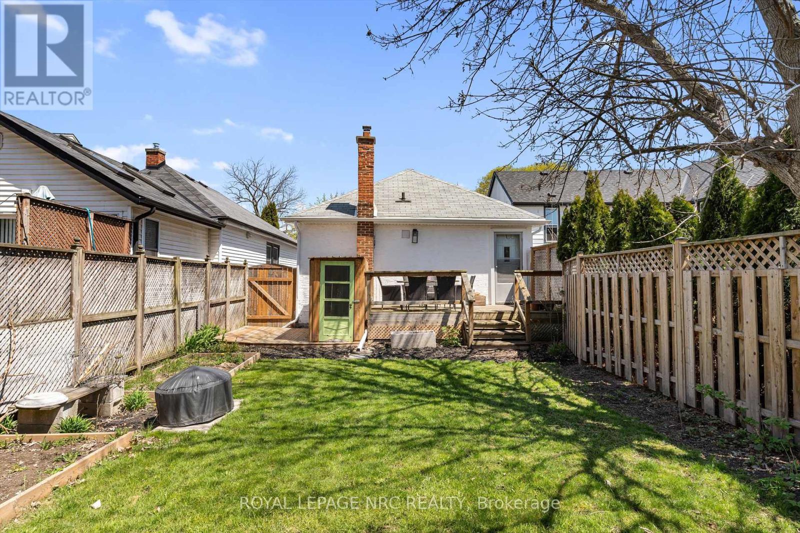 












37 LOCK STREET

,
St. Catharines (Port Dalhousie),




Ontario
L2N5B8

