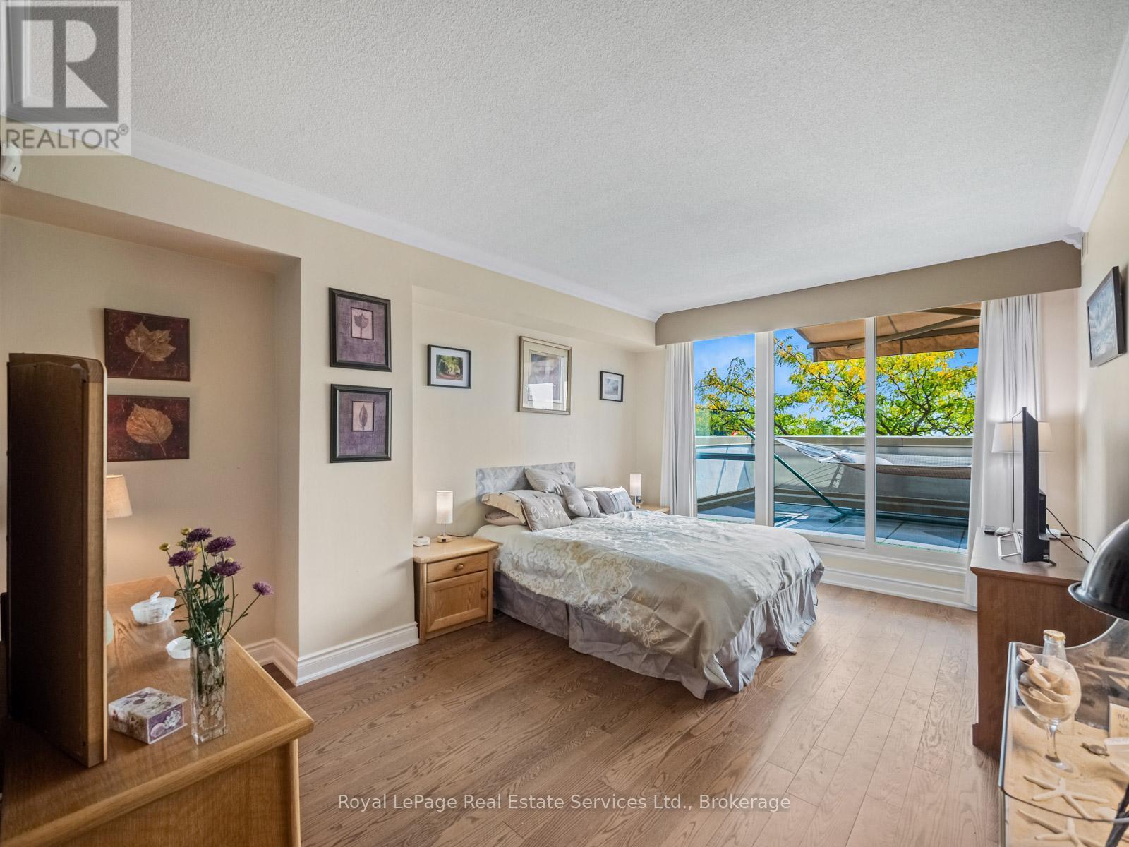 












310 - 415 LOCUST STREET

,
Burlington (Brant),




Ontario
L7S2J2

