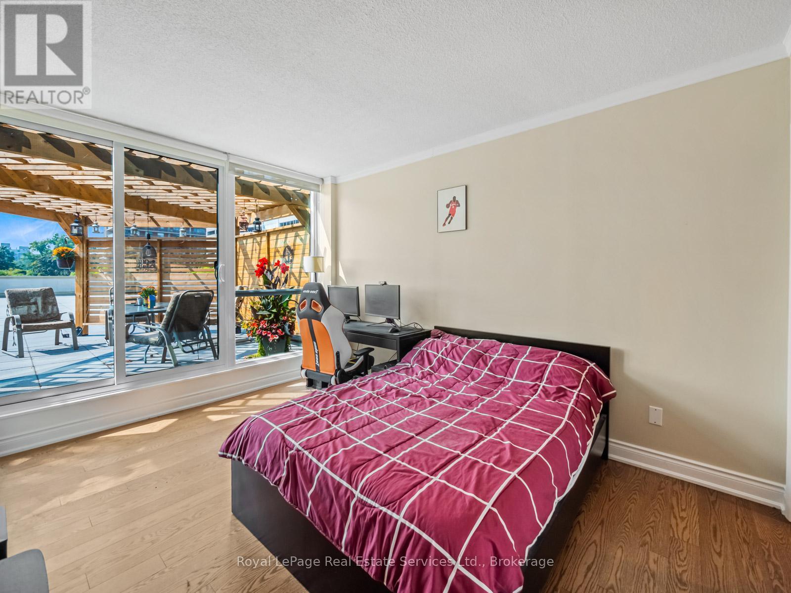 












310 - 415 LOCUST STREET

,
Burlington (Brant),




Ontario
L7S2J2

