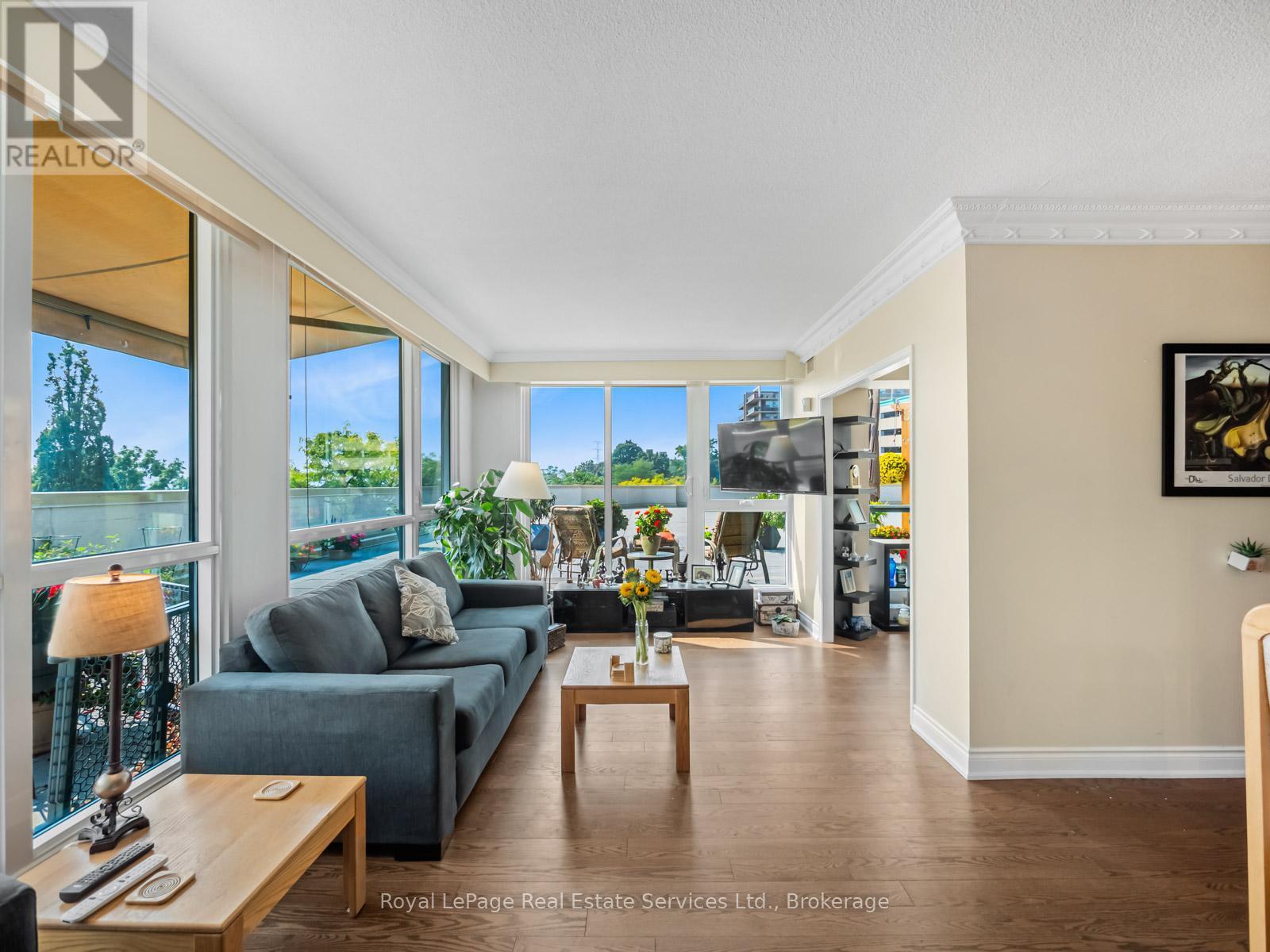 












310 - 415 LOCUST STREET

,
Burlington (Brant),




Ontario
L7S2J2

