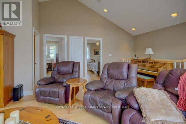 












2000 BREWER ROAD

,
Frontenac (Frontenac Centre),




Ontario
K0H2P0

