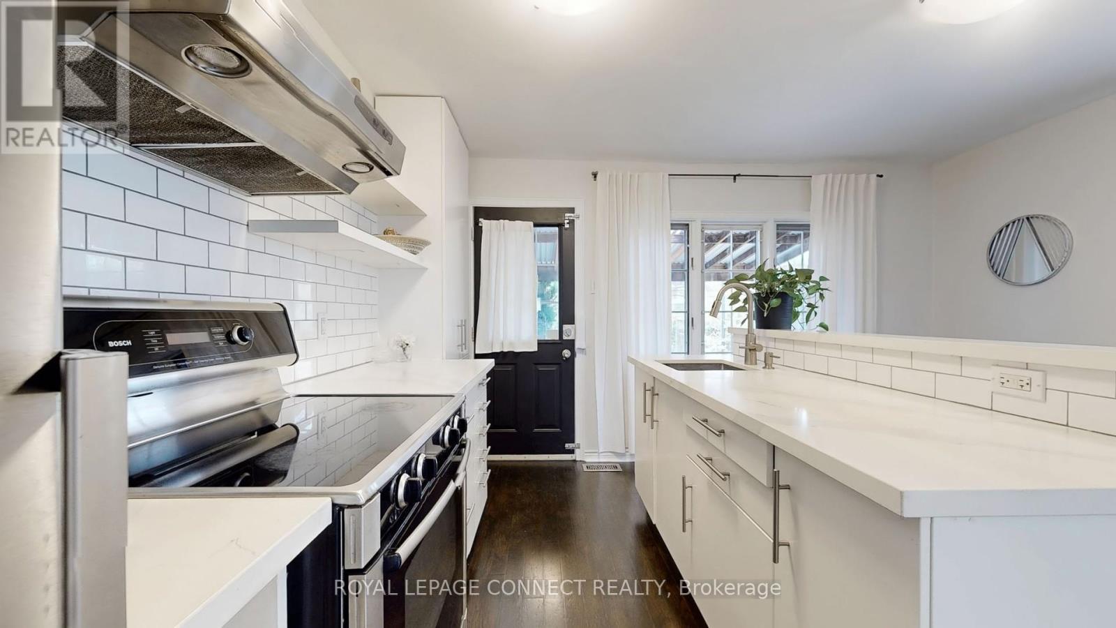 












242 GLEDHILL AVENUE

,
Toronto,




Ontario
M4C5L2

