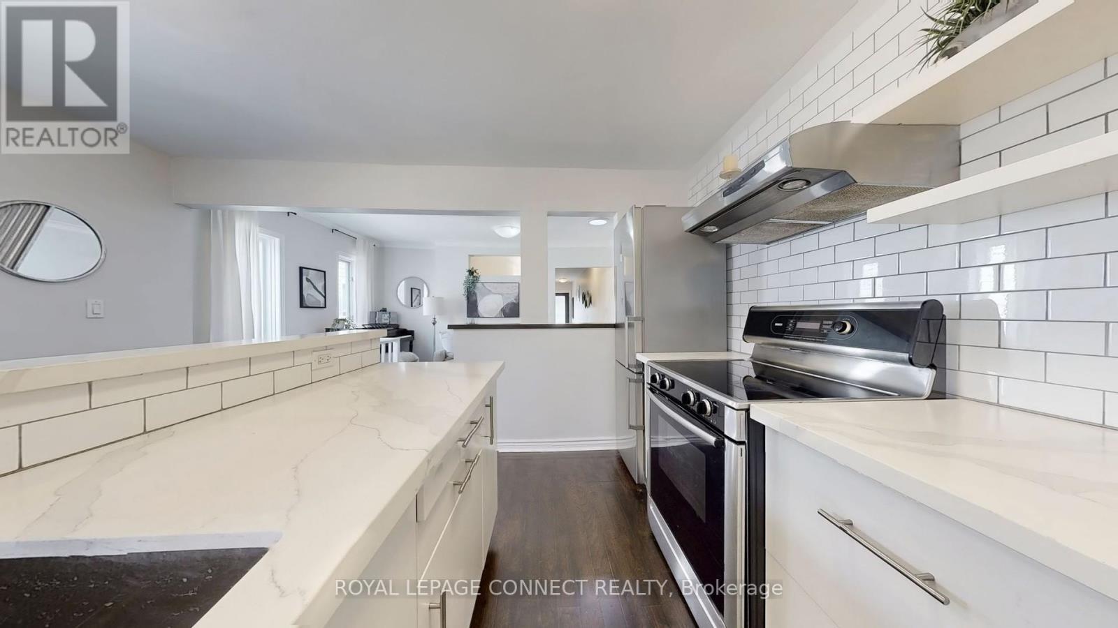 












242 GLEDHILL AVENUE

,
Toronto,




Ontario
M4C5L2

