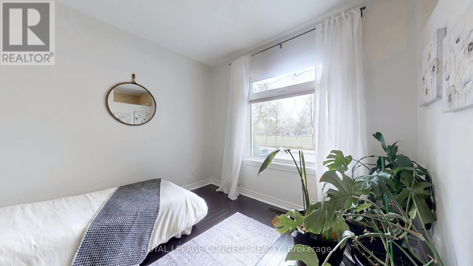 












242 GLEDHILL AVENUE

,
Toronto,




Ontario
M4C5L2

