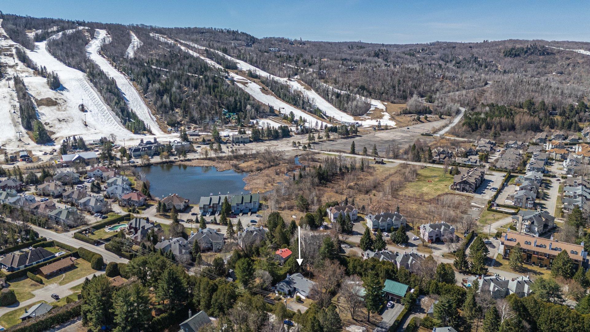 









111


Av. St-Denis

,
Saint-Sauveur,




QC
J0R1R3

