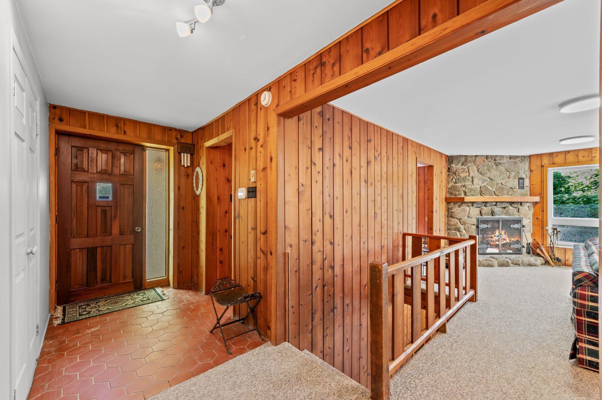 









111


Av. St-Denis

,
Saint-Sauveur,




QC
J0R1R3

