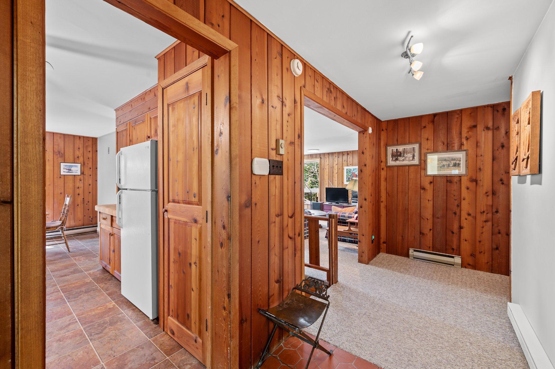 









111


Av. St-Denis

,
Saint-Sauveur,




QC
J0R1R3

