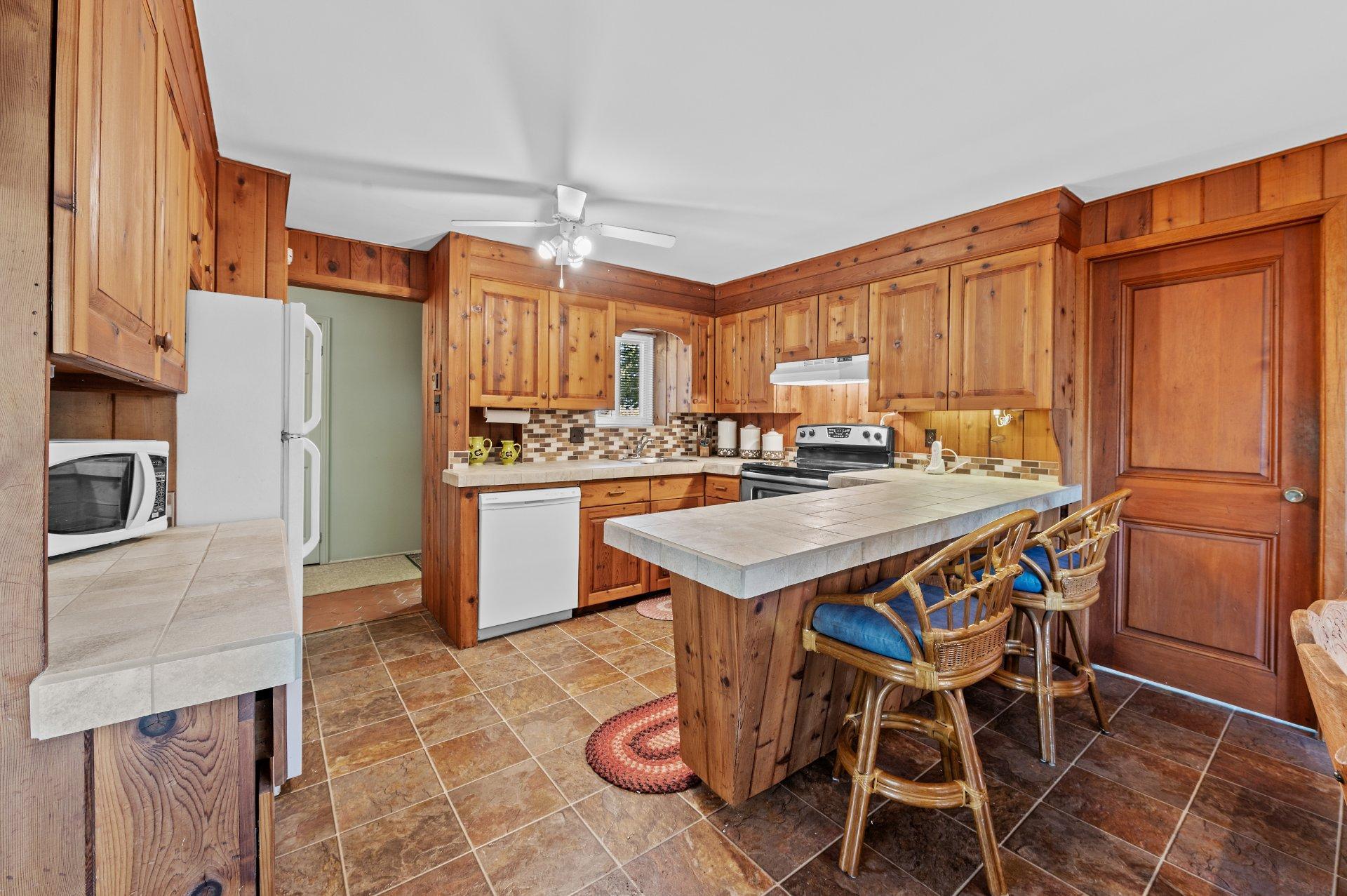 









111


Av. St-Denis

,
Saint-Sauveur,




QC
J0R1R3

