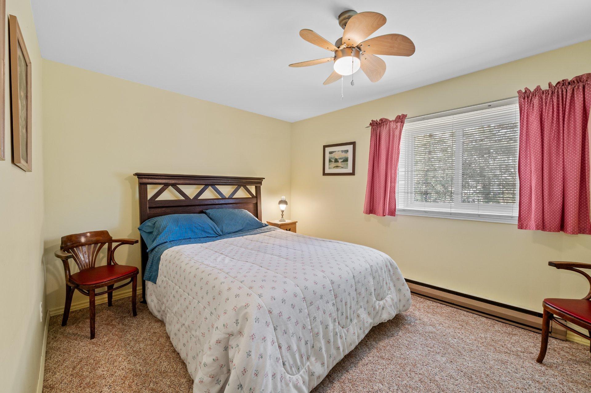 









111


Av. St-Denis

,
Saint-Sauveur,




QC
J0R1R3

